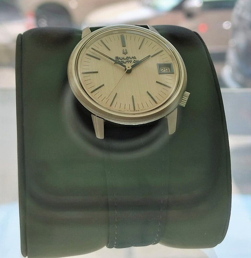 Bulova Accutron 218 Date